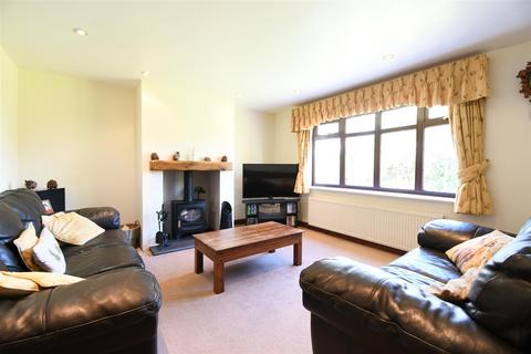 4 bedroom detached bungalow for sale, Lower End, Bubbenhall
