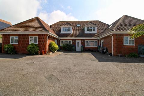 2 bedroom flat for sale, East Albany Road, Seaford