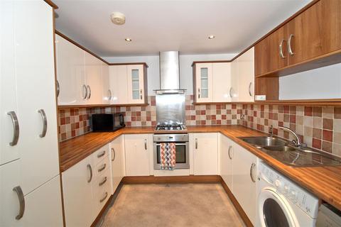 2 bedroom flat for sale, East Albany Road, Seaford