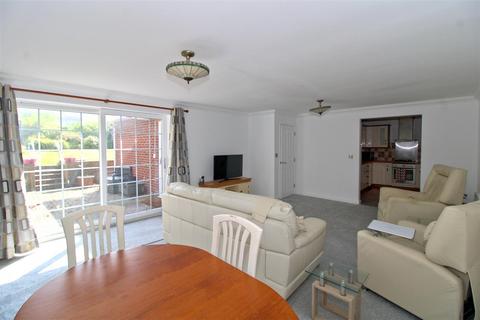 2 bedroom flat for sale, East Albany Road, Seaford