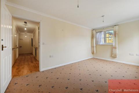 2 bedroom flat for sale, Dairy Close, London, NW10