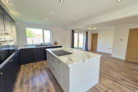 5 bedroom detached house for sale, Greenhill Road, Coalville LE67
