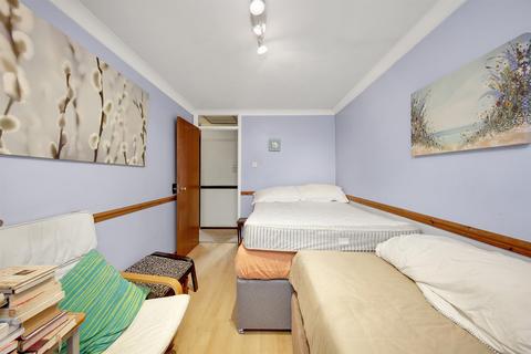 54 Linton Gardens, London, E6 5SQ