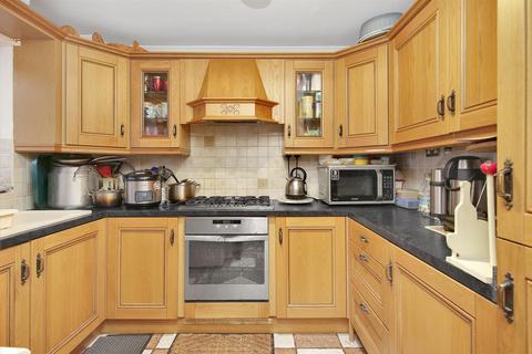 54 Linton Gardens, London, E6 5SQ