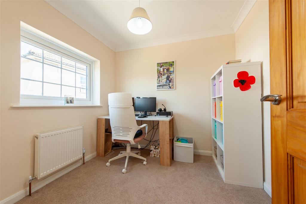 Bedroom 4.jpg