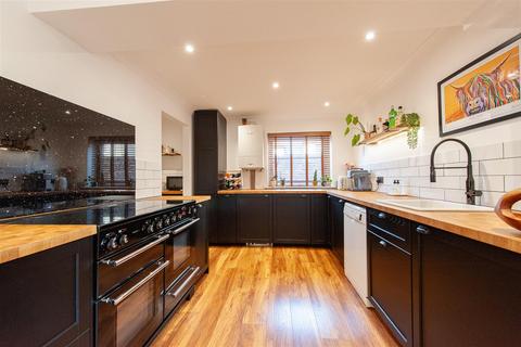204 High Street, Wouldham, Rochester, ME1 3UD