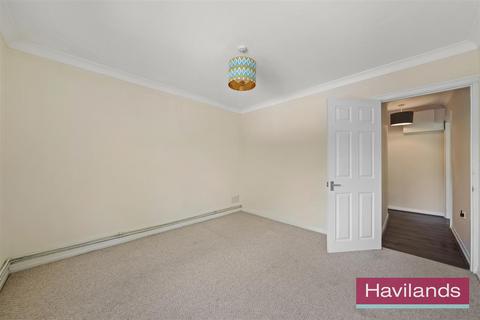 1 bedroom flat for sale, Dunraven Drive, Enfield