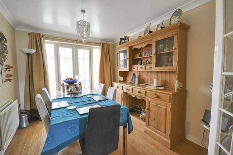 21 Hunt Close, Radcliffe On Trent, Nottingham, NG12 2EQ