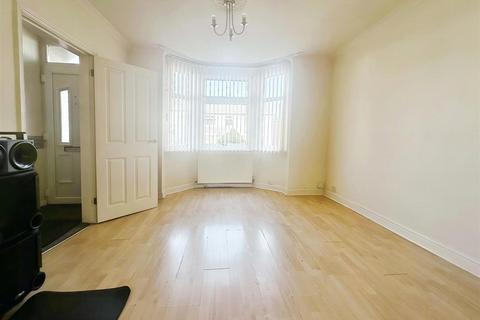 2 bedroom terraced house to rent, Grangemouth Road, Radford, Coventry, CV6 3FJ