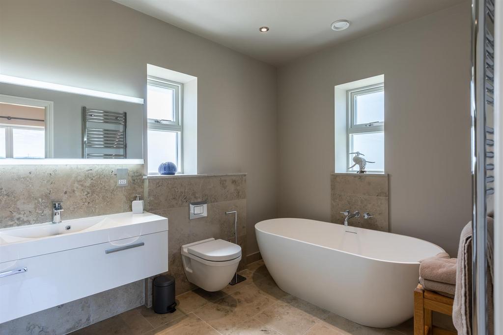 Cottage - Bedroom Suite