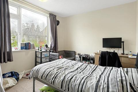 3 bedroom flat to rent, Harvey Goodwin Avenue, Cambridge CB4
