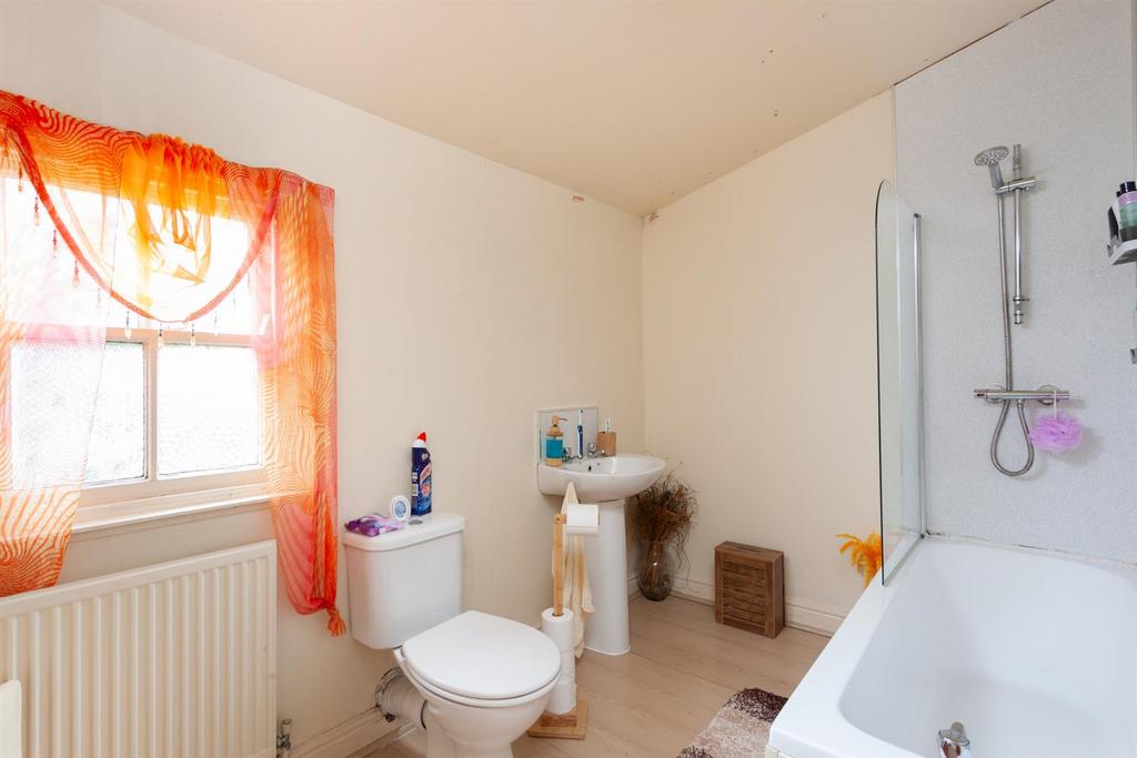 First floor flat bathroom