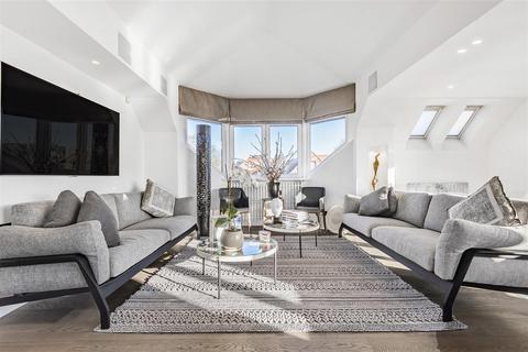 Penthouse Apartment, Kidderpore Avenue, Hampstead, NW3