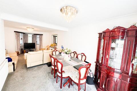 3 bedroom semi-detached house for sale, Ropers Avenue, Chingford