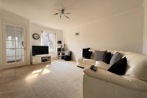 12 Keycroft Copse, Peatmoor, Swindon, SN5 5AE