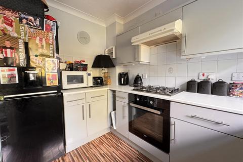 12 Keycroft Copse, Peatmoor, Swindon, SN5 5AE