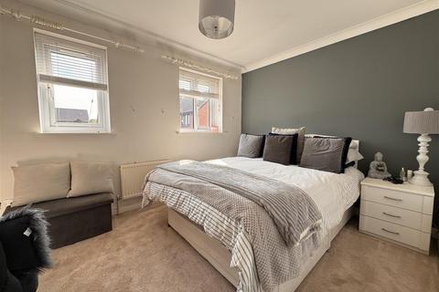 12 Keycroft Copse, Peatmoor, Swindon, SN5 5AE