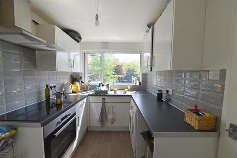 3 bedroom terraced house for sale, Vale Close, Birmingham B32