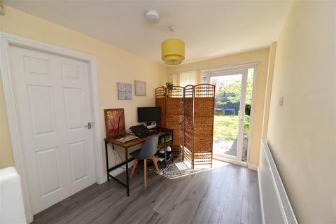 10 Vale Close, Birmingham, B32 2UU
