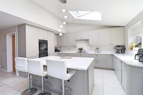 5 bedroom detached house for sale, Skiddaw Close, Great Notley