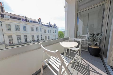 2 bedroom apartment to rent, Norfolk Terrace, Brighton