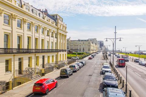 3 bedroom apartment to rent, Brunswick Terrace, Hove