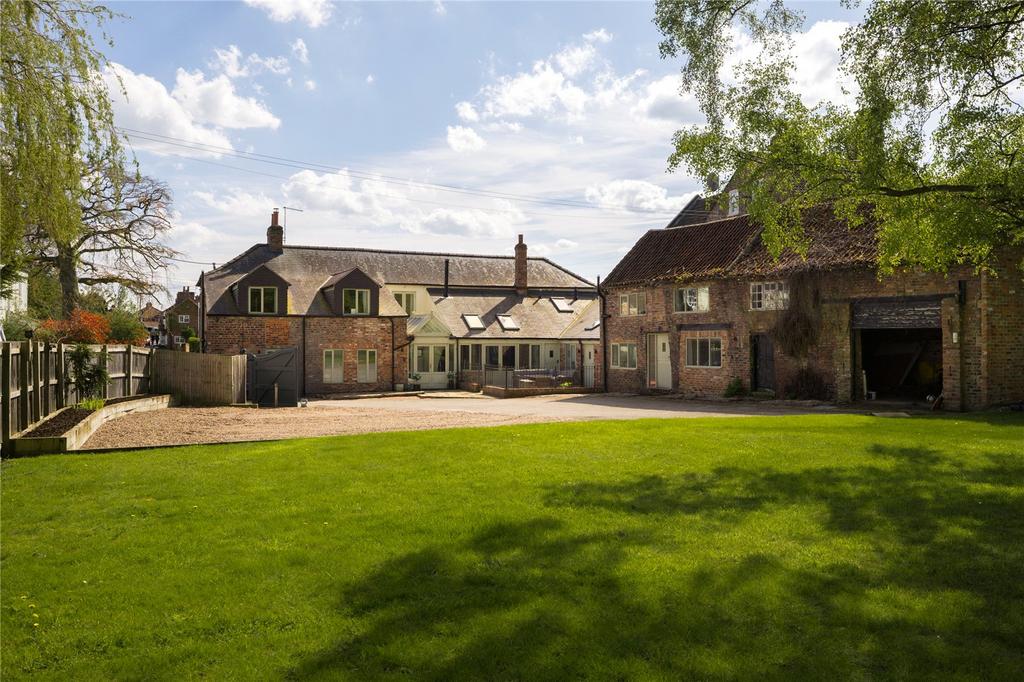 Garden/Outbuildings