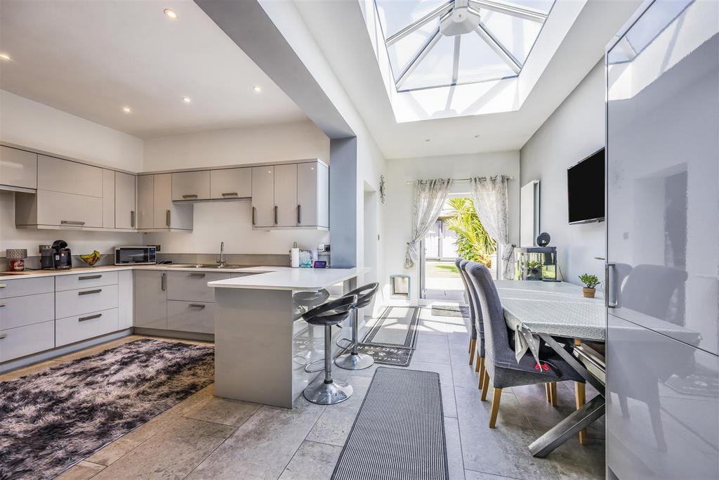 92 Oriel Road, Hilsea-Portico Marketing-Sarah Oliver