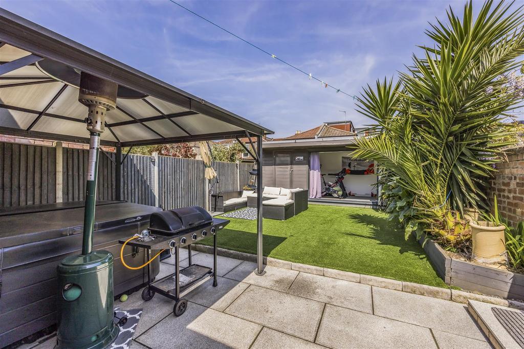 92 Oriel Road, Hilsea-Portico Marketing-Sarah Oliver