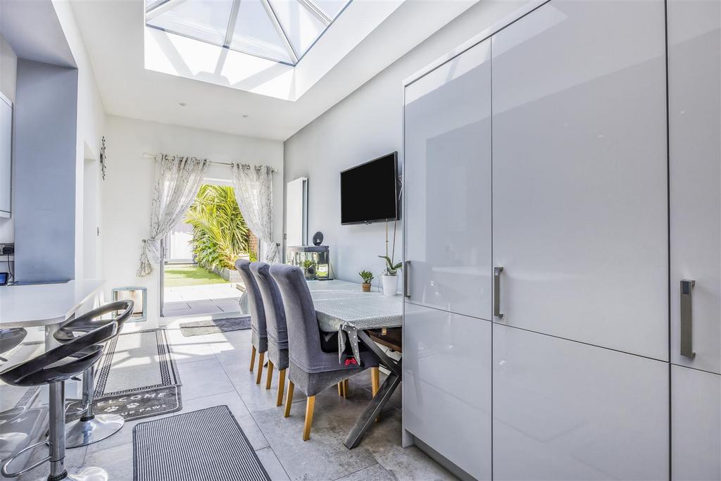 92 Oriel Road, Hilsea-Portico Marketing-Sarah Oliver