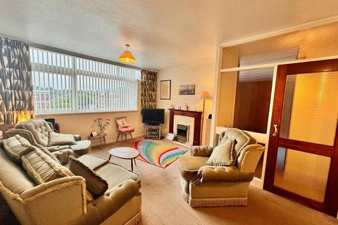 2 bedroom apartment for sale, Lea Bank, Finchfield, Wolverhampton