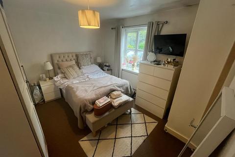 2 bedroom apartment for sale, Scholars Way, Bury