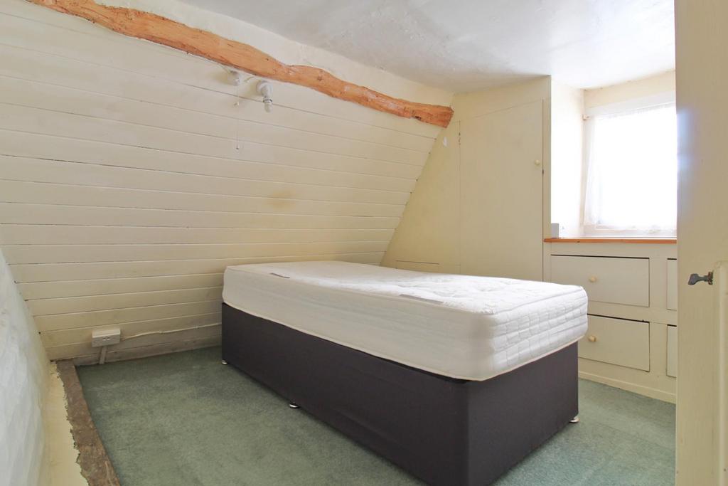 Bed 3 EH.jpg
