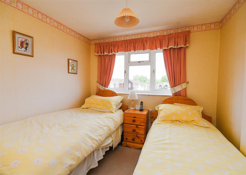 54 Millfields Way - Bed 2.jpg