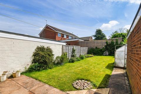 54 Millfields Way, Wombourne, Wolverhampton, WV5 8JQ
