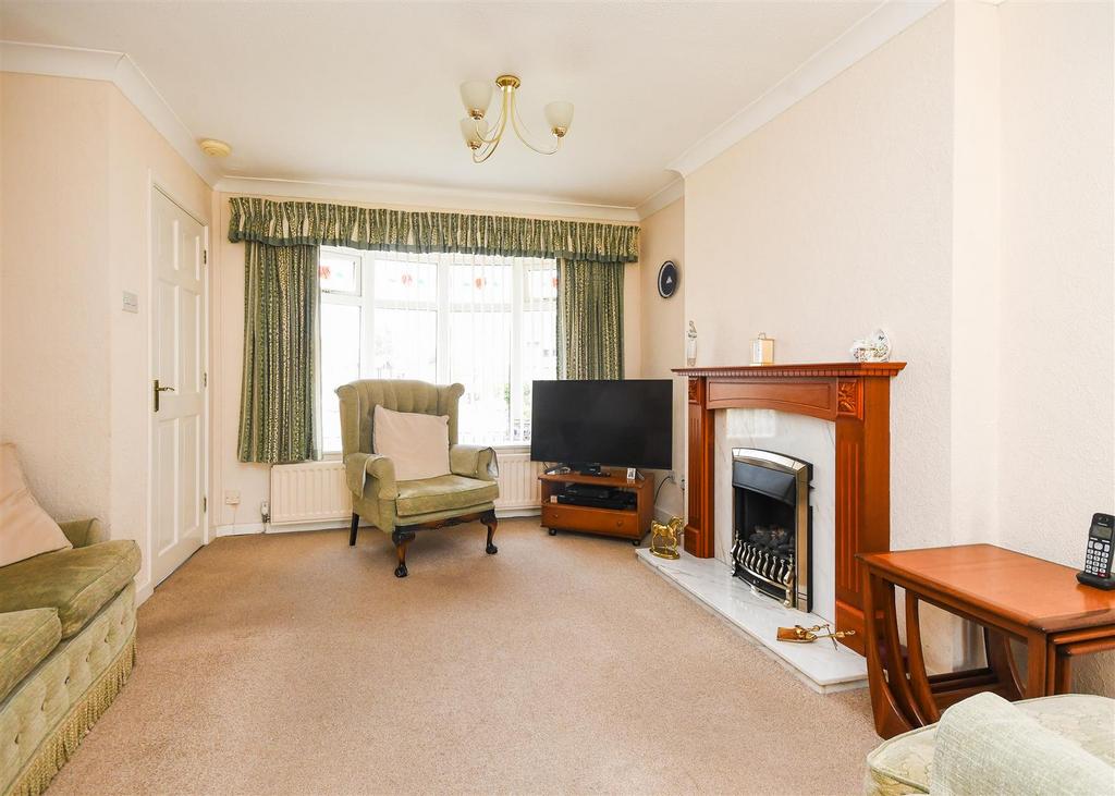 54 Millfields Way - Living Area.jpg