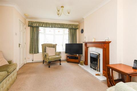 54 Millfields Way, Wombourne, Wolverhampton, WV5 8JQ
