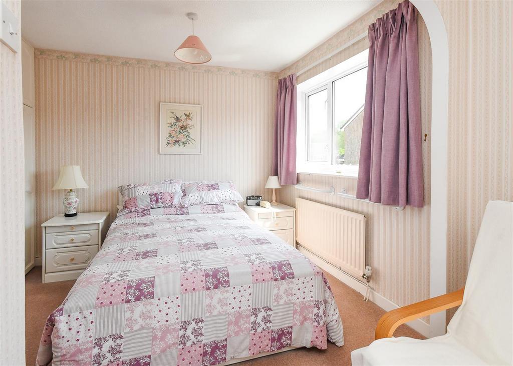 54 Millfields Way - Bedroom 1 (3).jpg