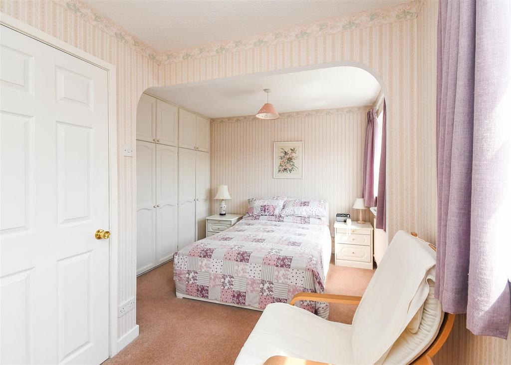 54 Millfields Way - Bedroom 1.jpg