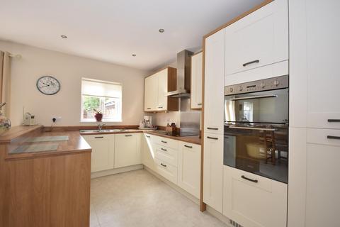 4 bedroom detached house for sale, 17 Goldsland Walk, Wenvoe, CF5 6FD