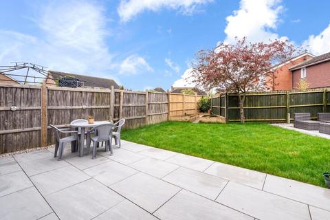 4 bedroom semi-detached house for sale, Coppard Gardens, Chessington