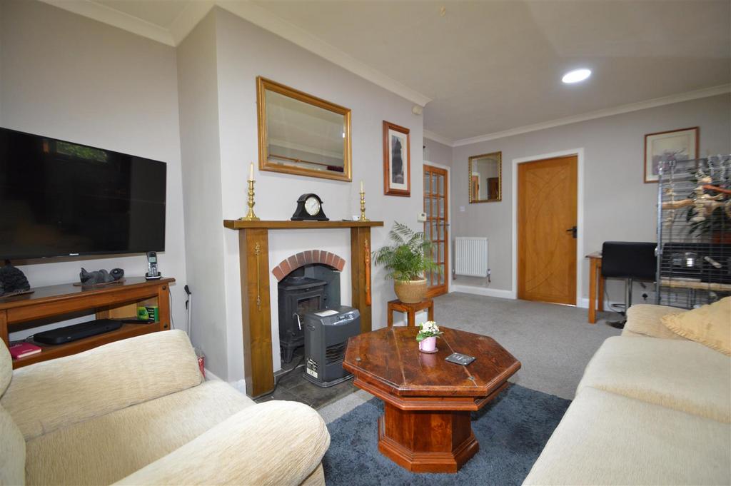 Hillside, Pant, Nr Oswestry, SY10 9QS 2 bed detached bungalow for sale