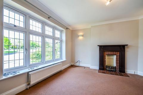 2 bedroom flat for sale, Eastwood Road, Leigh-On-Sea SS9