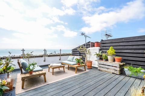 2 bedroom apartment for sale, Broadway, Leigh-On-Sea SS9