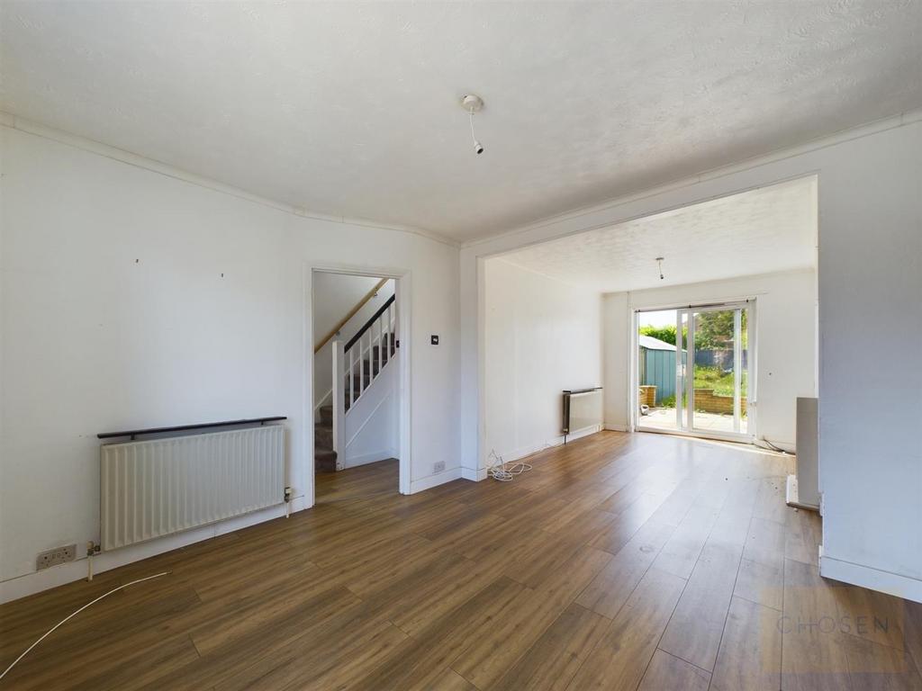 Orchard Way, Churchdown, Gloucester 3 bed semidetached house £250,000