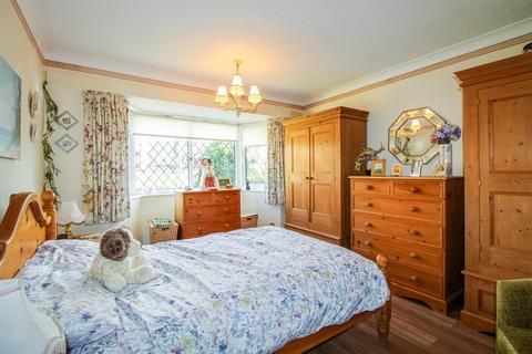2 bedroom semi-detached bungalow for sale, Hallcroft Drive, Wakefield WF4