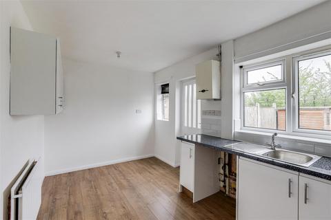 22 Amesbury Circus, Nottingham, NG8 6DA