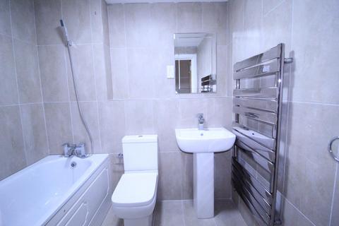 2 bedroom house to rent, High Road, Ilford