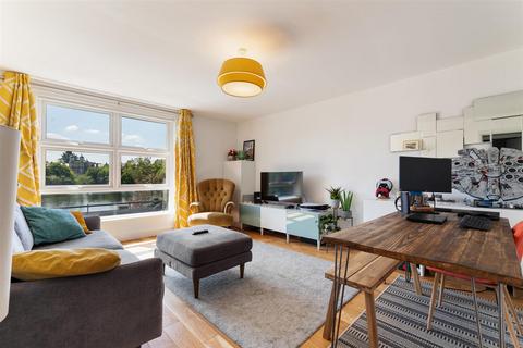 1 bedroom apartment for sale, Snaresbrook Road, Wanstead