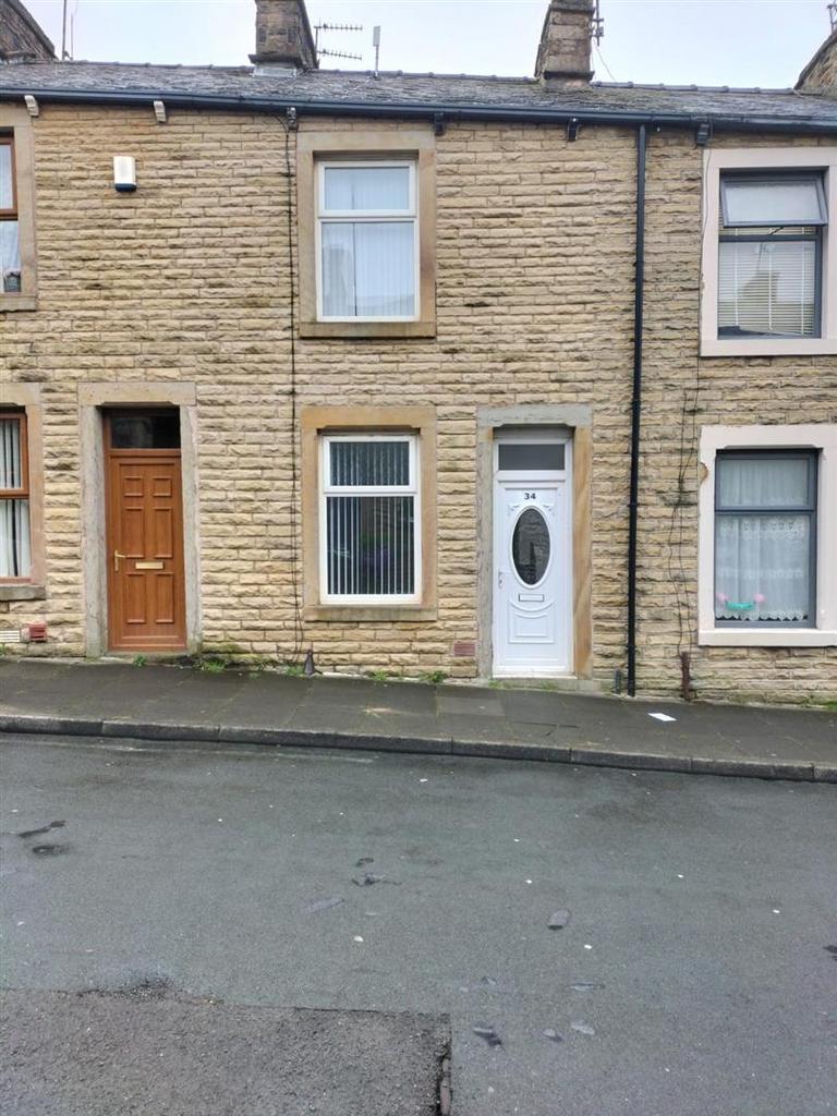 Oak Street, Burnley 2 bed terraced house £475 pcm (£110 pw)